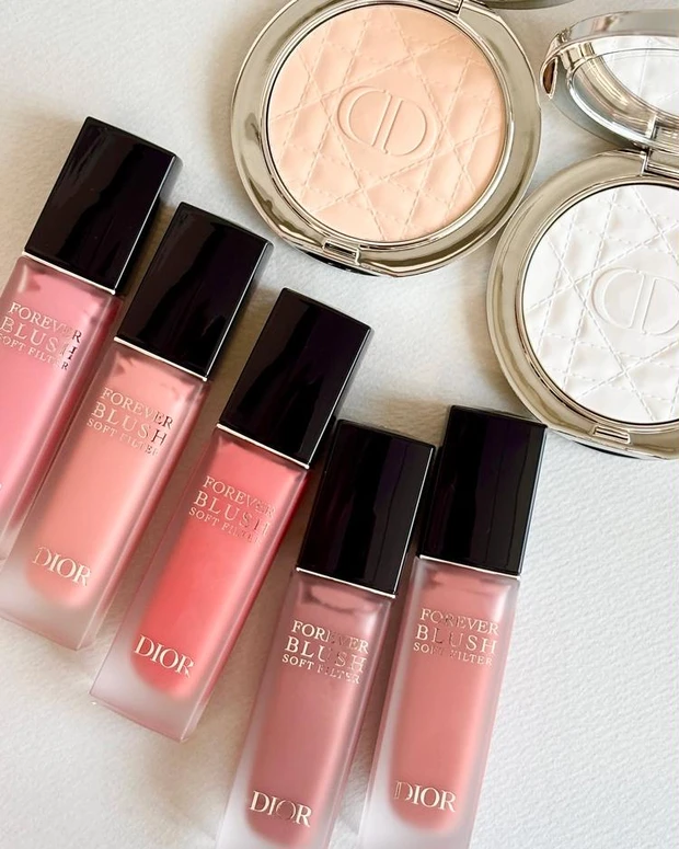 【6位】ディオールの7月発売フェイスパウダーとホイップチークをスウォッチ! どちらもヒアルロン酸配合の新アイテム