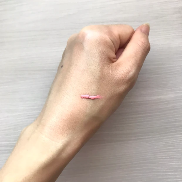 アリィー チークUV スウォッチ