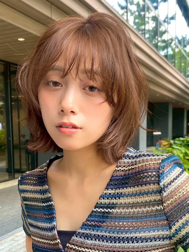 髪型　ボブ　ボブヘア　前髪あり　パーマ　正面