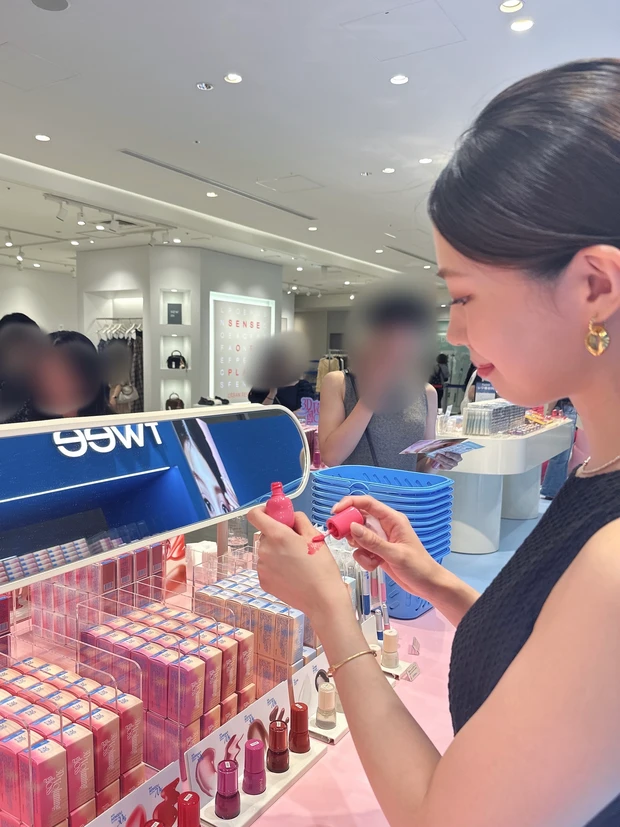 【フィーアジト名古屋】fwee フィー 名古屋