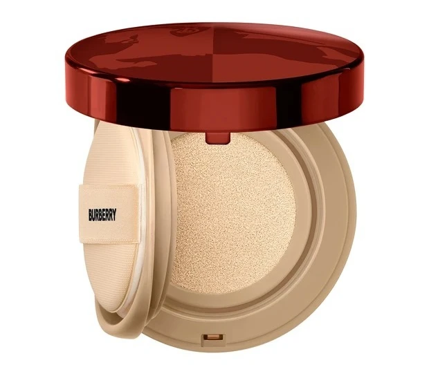 バーバリー ビヨンド ウェア パーフェクティング マット クッション ＜ホリデー エディション＞ 
