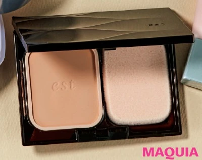 エスト パウダーファンデーション シルキースムース SPF22・PA+++ 全6色 各¥5500(ケース別売り¥1500)/花王