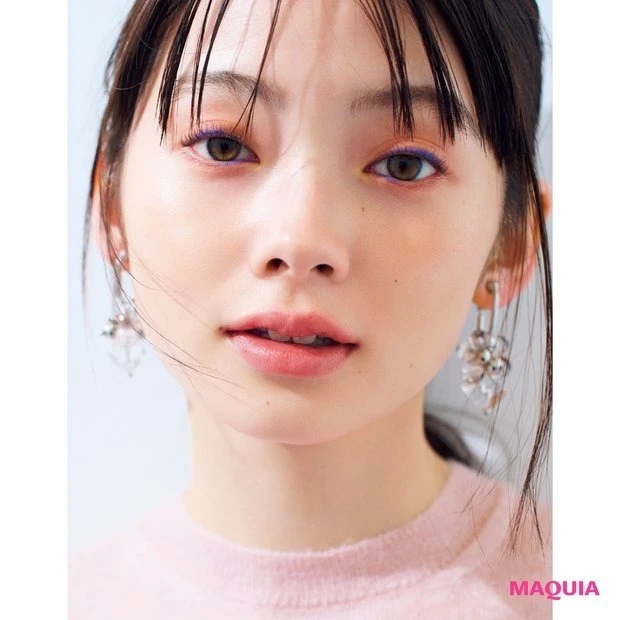 「RMK ピュア コンプレクション ブラッシュ 02」を使ったチークメイク