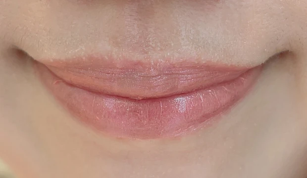 ルージュ スナイデル EX04のスウォッチ②