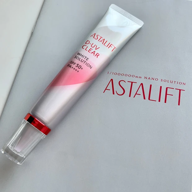 肌質・なりたい肌で選べる！ASTALIFT［アスタリフト］D-UVクリア２種の使用感・仕上がり・違いをスウォッチ多めでレビュー
_3