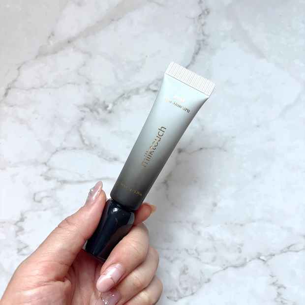 TWICEのジヒョがアンバサダーを務めるミルクタッチ「アイコニックフィルムマスカラ」のパッケージ写真