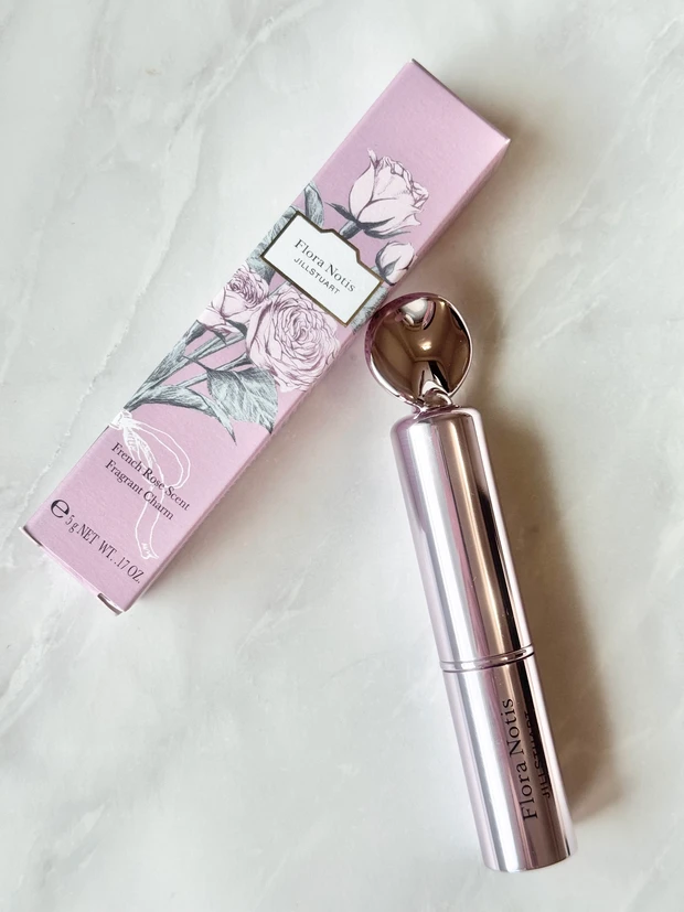 フローラノーティスジルスチュアート　練り香水　香水　パフューム　ローズ　香り　フレグランス　ギフト　限定コスメ　デパコス　