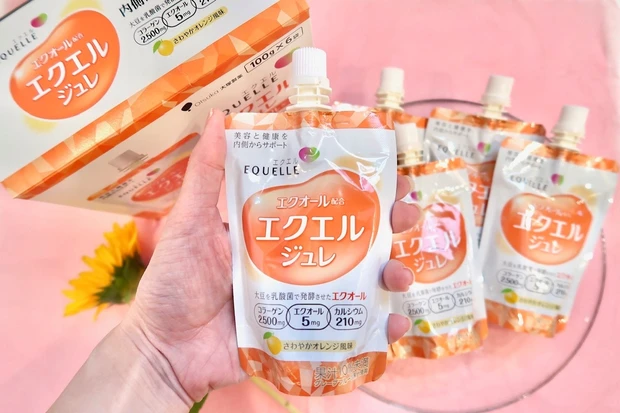 【女性に嬉しい成分が1袋に！オレンジ風味のゼリー飲料】エクエル ジュレ_1_2