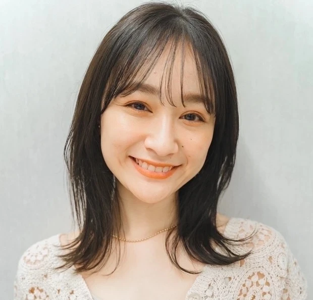 大人 おすすめ ミディアムレイヤーヘア ヘアアレンジ スタリング法 ニュアンス ストレート