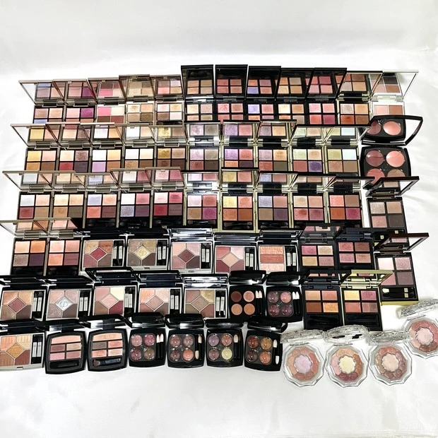 MAQUIAインフルエンサー エキスパート DOME　アイシャドウ