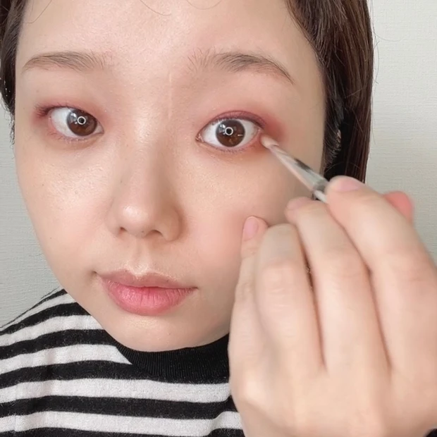 【イエベ春向けメイク】ファミマで買えるプチプラコンビニコスメsopo（ソポ）アイパレット 01 ストロベリーチョコレートで作る、甘いだけじゃないビターなピンクメイク【20％オフセール中!!】_7_1