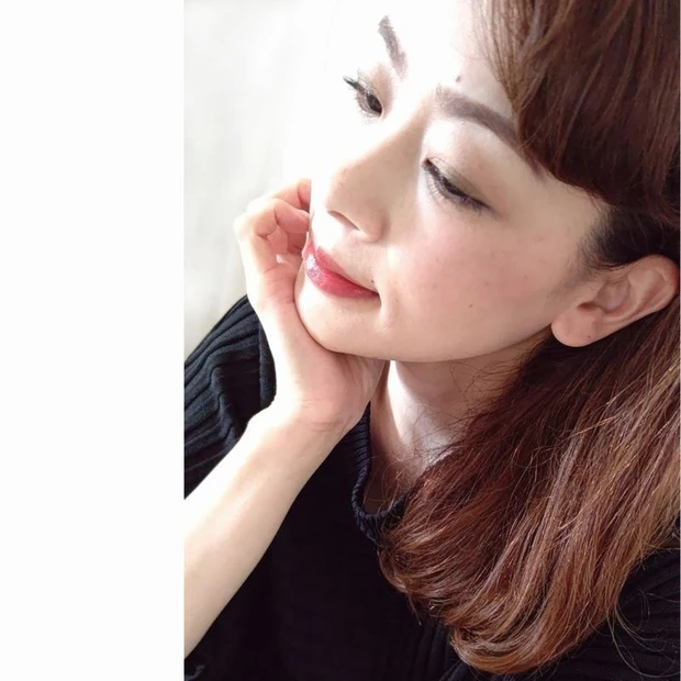 たったひと塗りですっと伸び広がり、しっかり密着!こすらずつけられて摩擦ダメージを起こしにくいファンデがあるんです★_3