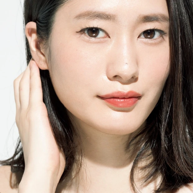 ミステリアスで色っぽい！一重の色気を引き出す“夏のクールビューティアイメ…