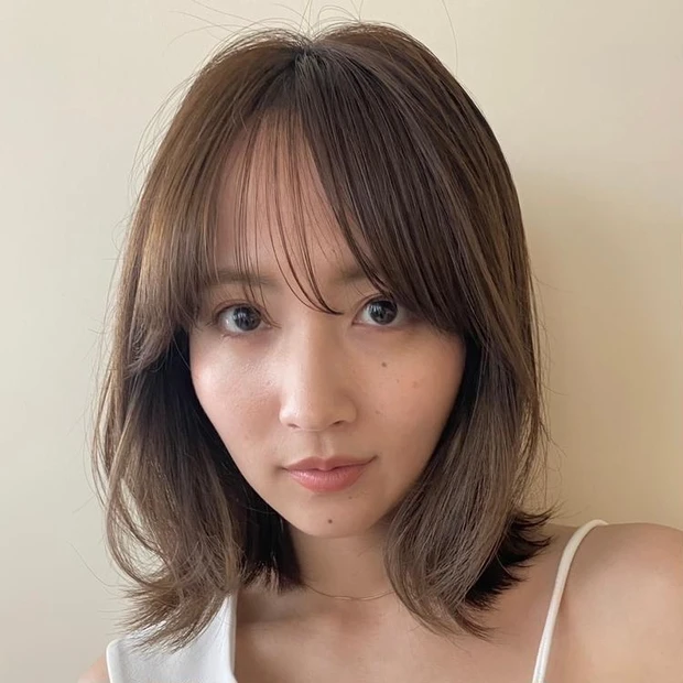 ミディアム ヘア 髪型 ヘアスタイル 大人 前髪あり 暗髪