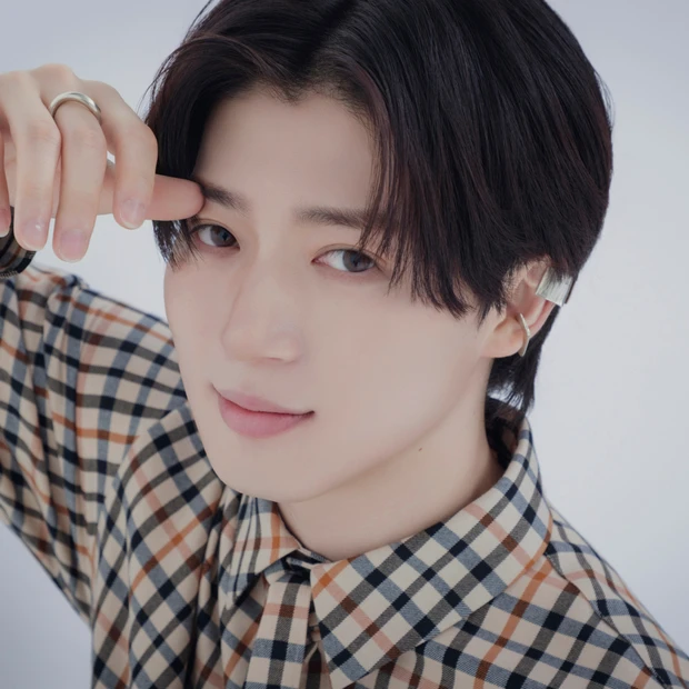 【西山智樹さん】「ストレートに意見を伝えてくれる人が好き」前田大輔さんとの友情や美肌の秘密をインタビュー！