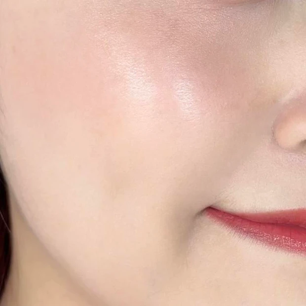 キャンメイク パウダーチークス ジューシーコーラル イエベ スウォッチ