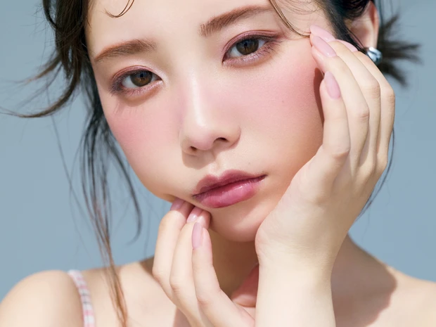 【2026年春のリップメイク】唇はうるっとじわっと。「ジュレ質感」を美容成分たっぷりのリップでつくる！