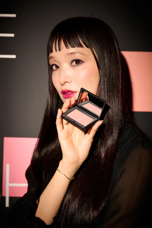 『NARS BLUSH NIGHT SHOW 2024』萬波ユカさん