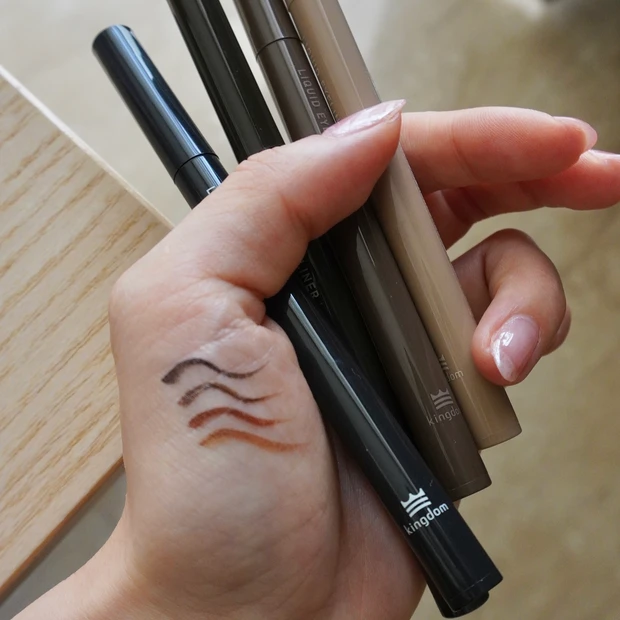 キングダム　リキッドアイライナーのスウォッチ紹介