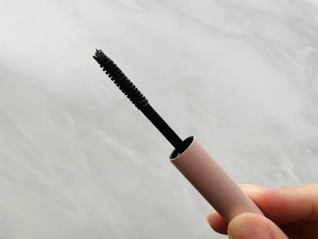 アンド バイ ロムアンド(&nd by rom&nd)メロウボリュームマスカラ ブラシ部分