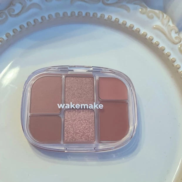 これひとつで上品な目元が完成♡色んな質のワントーンカラーで使い方自由自在！【WAKEMAKE ソフトシアーマルチパレット】_5