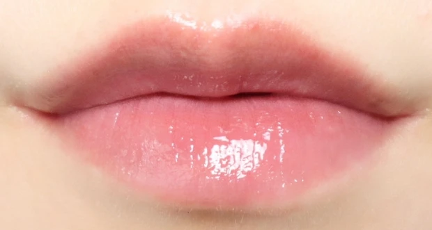 Fujiko（フジコ） ニュアンスラップティント みな実の粘膜ピンク 着画