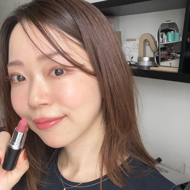 MAC マック ヌードカラー ヌードリップ マキシマル スリーク サテン リップスティック 824 シッティング プリティ