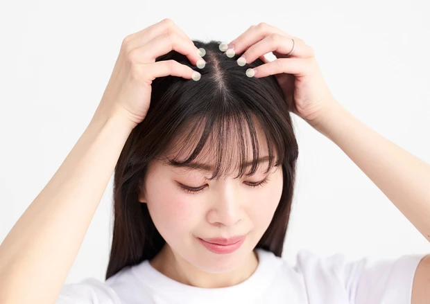 頭皮マッサージ、白髪、白髪予防、白髪対策、ヘアケア、30代の白髪ケア