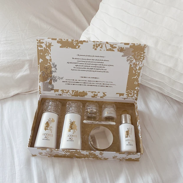 コスメデコルテAQ 美容液　クリーム　スキンケア