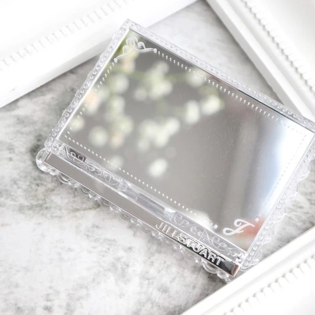 ジルスチュアート ニュアンスブロウパレット 02のケース