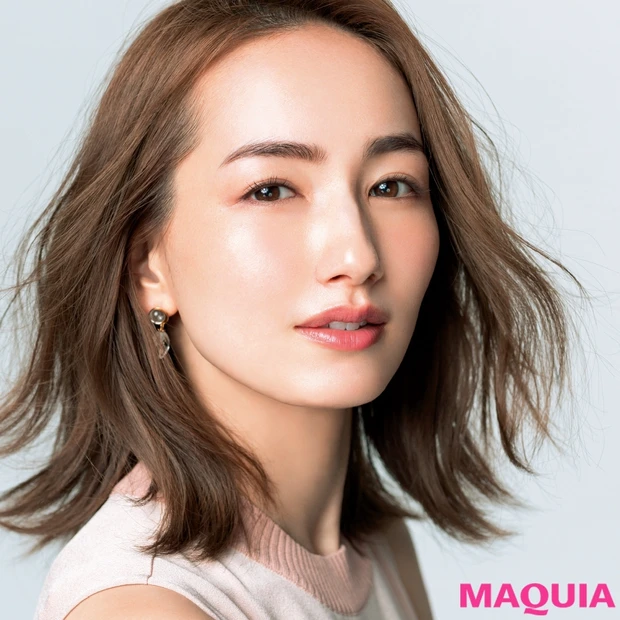 ひと塗りでハリツヤ仕上げ！ お疲れ印象を払えるハイブリッドファンデーショ…