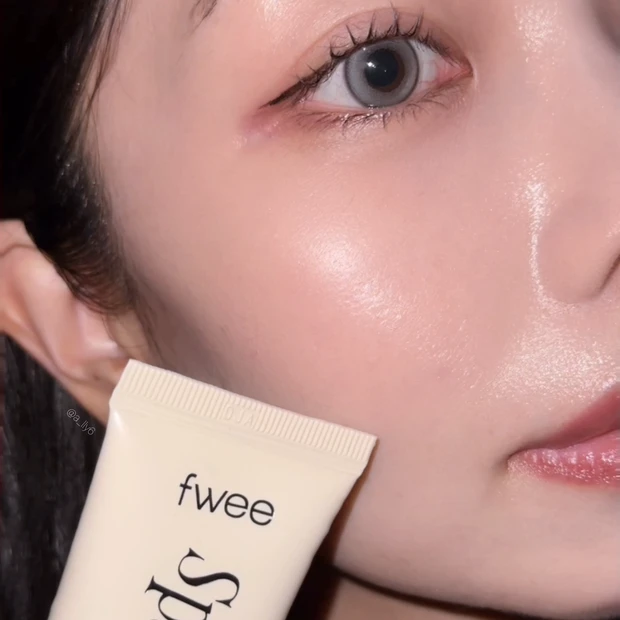 fwee フィー アジト 日本 神戸 関西 三宮 韓国 コスメ グロス twice ナヨン