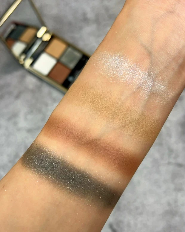 SUQQU シグニチャーカラーアイズ　胡桃染