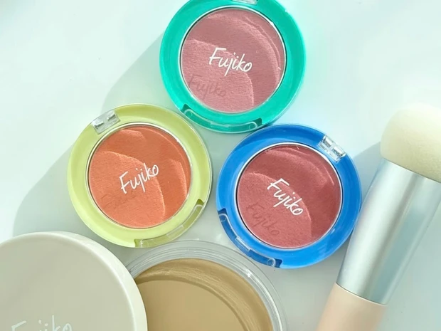 フジコの春新作は“毛穴レス美肌”へ導くアイテムが勢揃い！ ミニチークなど全色スウォッチ付きでご紹介