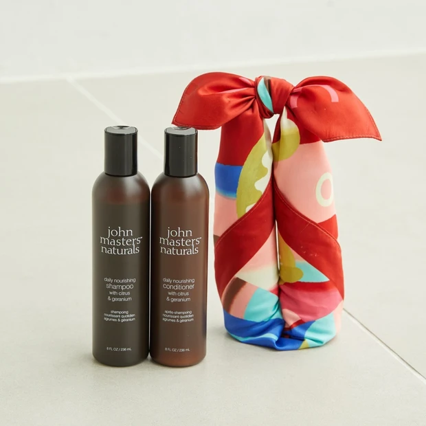 【ジョンマスターオーガニック】2026年の干支「馬」をモチーフにした華や…