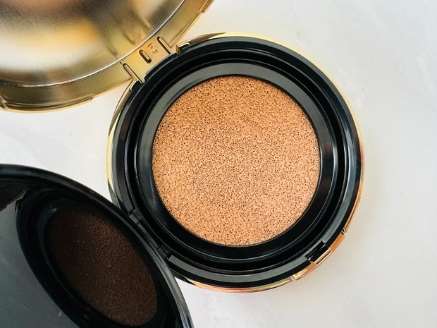 エナモルのライトフィットハーフグロウクッションファンデーション