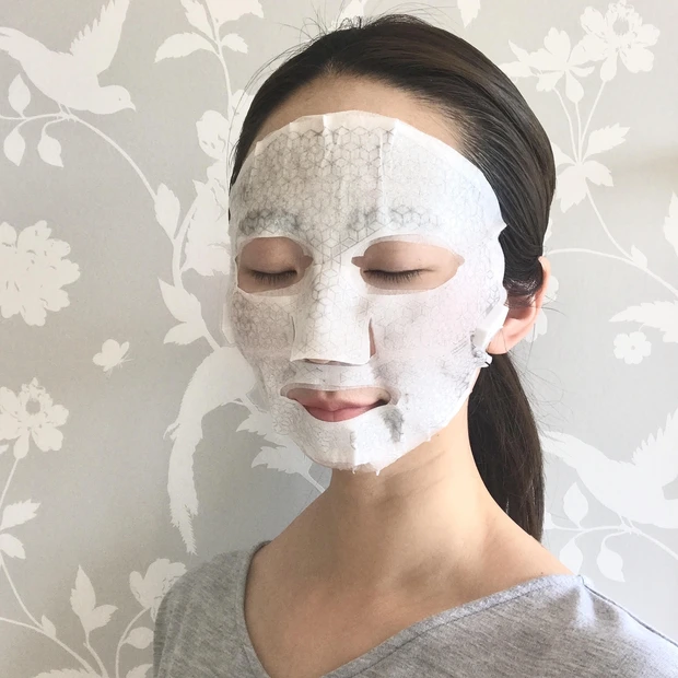 微小電流を流せるちょっとユニークなフェイスマスクで夜のスペシャルケアを！_4_2