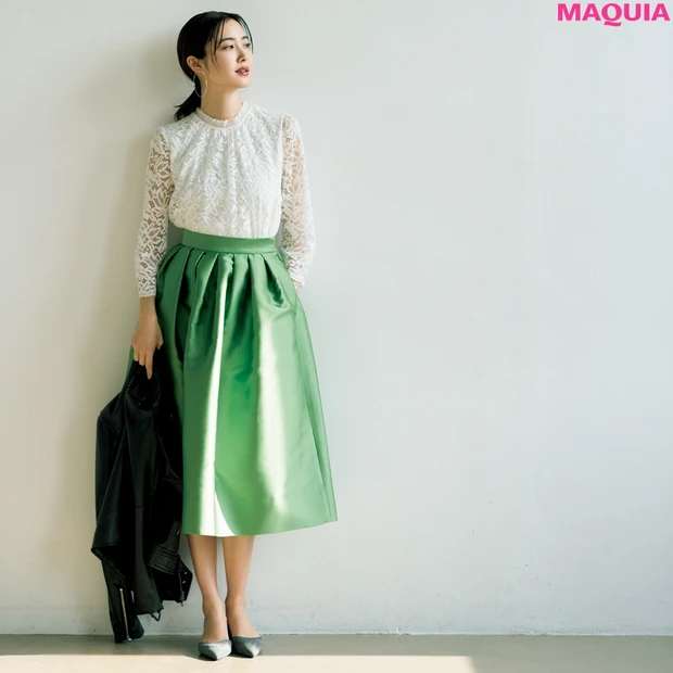 クラシカルなレーストップスはピリッと辛口リップを効かせて！