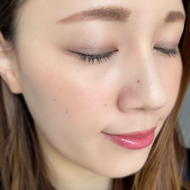 どんなメイク･服装にも合う大人気《万能アイシャドウ》を使ったメイク3パターンをご紹介【毎日メイク】_3_1