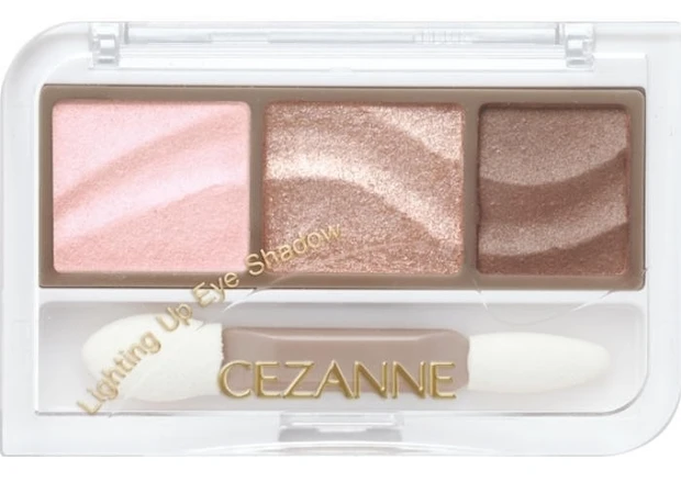 セザンヌ　人気アイシャドウ　ライティングアップアイシャドウ
