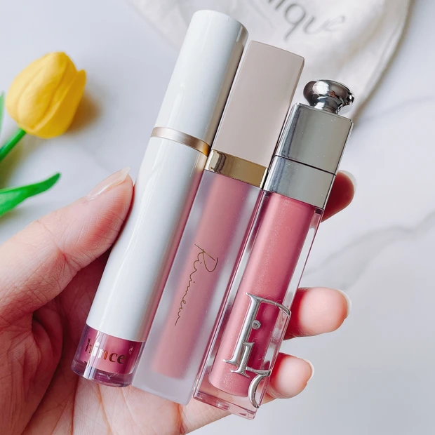 【20代美容オタクのポーチの中身】持ち運びコスメは最低限！この春の激選コスメをご紹介☆_5_1