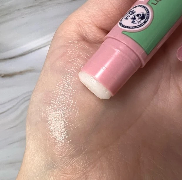 プチプラ　リップスクラブ　メンソレータム リペアワン 角質ケアリップ