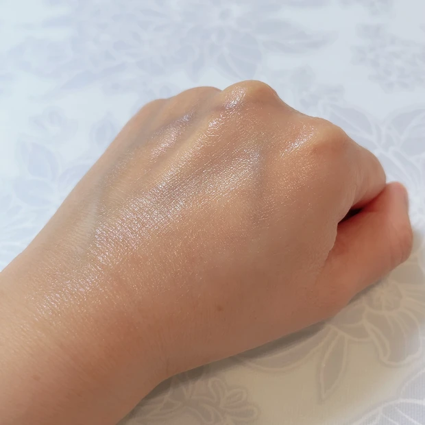 ブライトニング リペア ハンドセラムのテクスチャー②