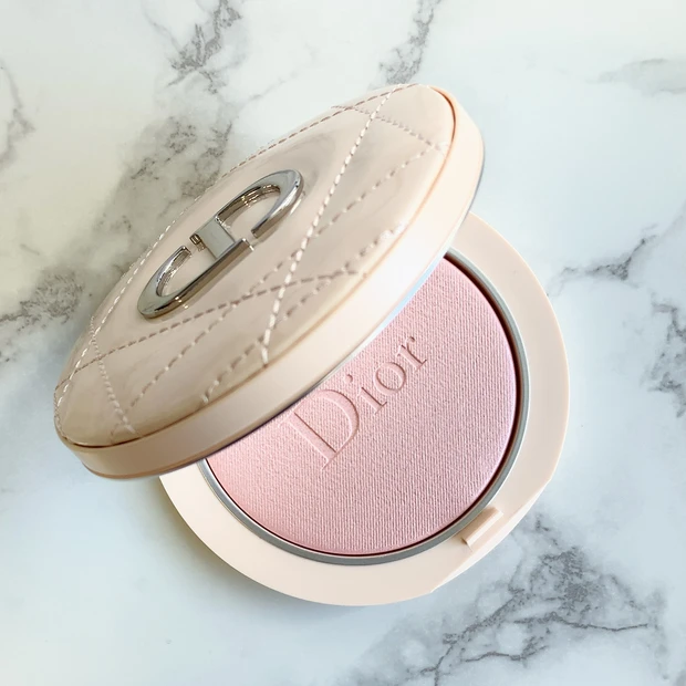 ディオールスキンフォーエヴァークチュールルミナイザー02