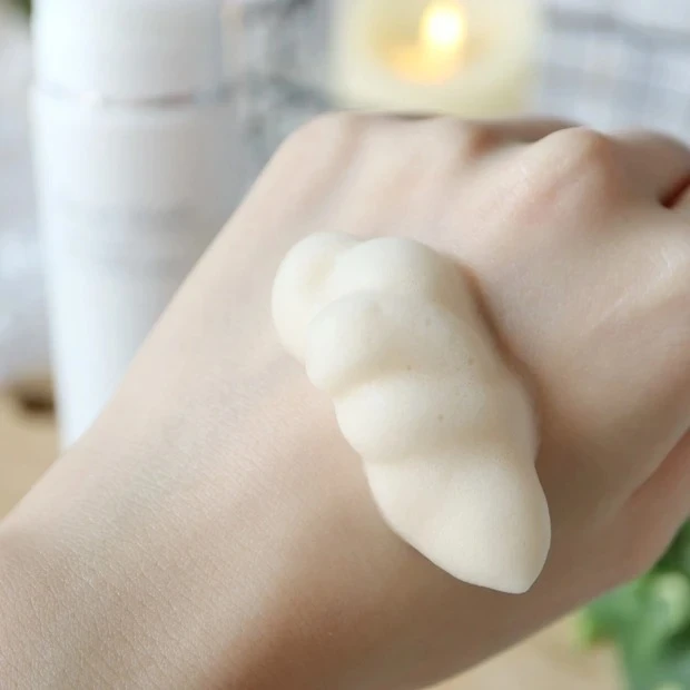 【花粉シーズンの肌荒れ対策】アクセーヌ リセット ウォッシュ_テクスチャー