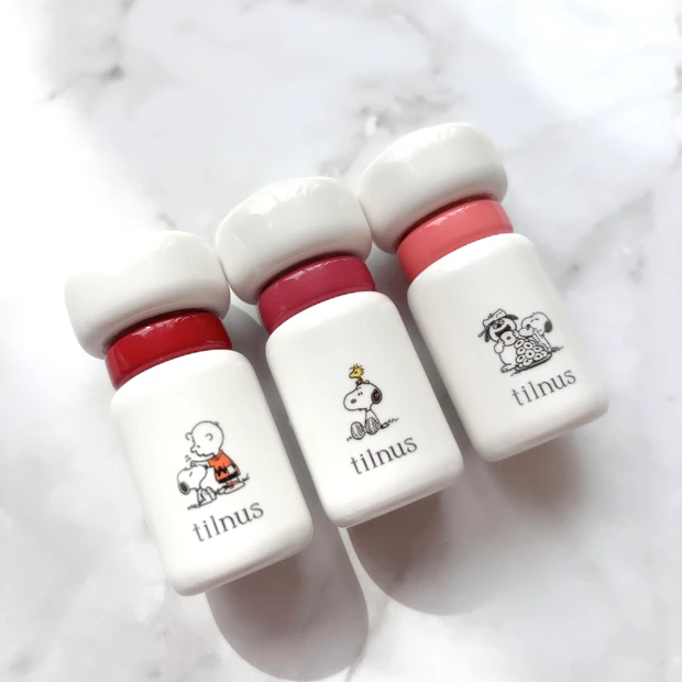 PEANUTSコラボの限定ティント「サンリットパール ティント」、唇にパールが浮かび上がる新感覚テクスチャー。