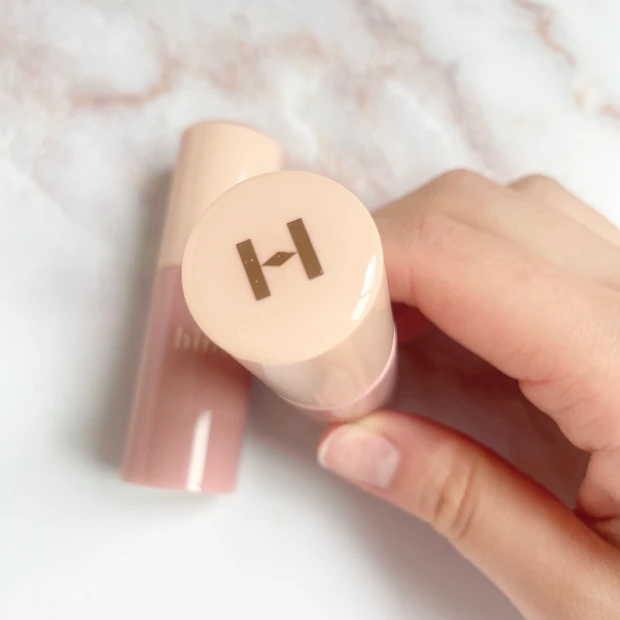 ヒンス　デューイーリキッドチーク　サイズ