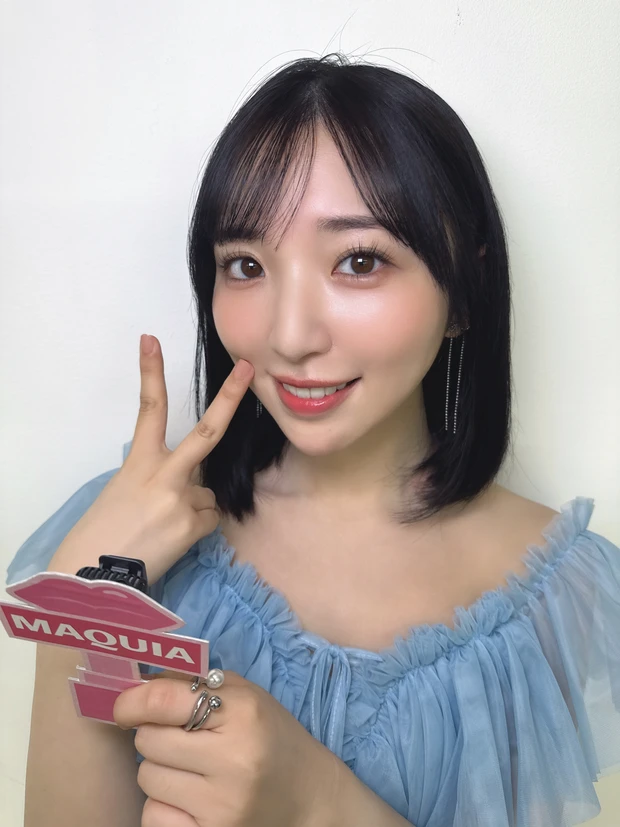 声優豊田萌絵さん　マキアオフショット　ピース