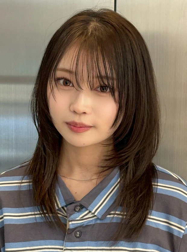 髪型　ミディアムレイヤー　ミディアムヘア　前髪あり　ハッシュカット　韓国風ヘア　カットのポイント