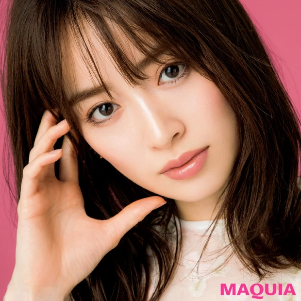 泉 里香さんがTRY！ 捨て色なしの万能パレットでつくるナチュラルメイク